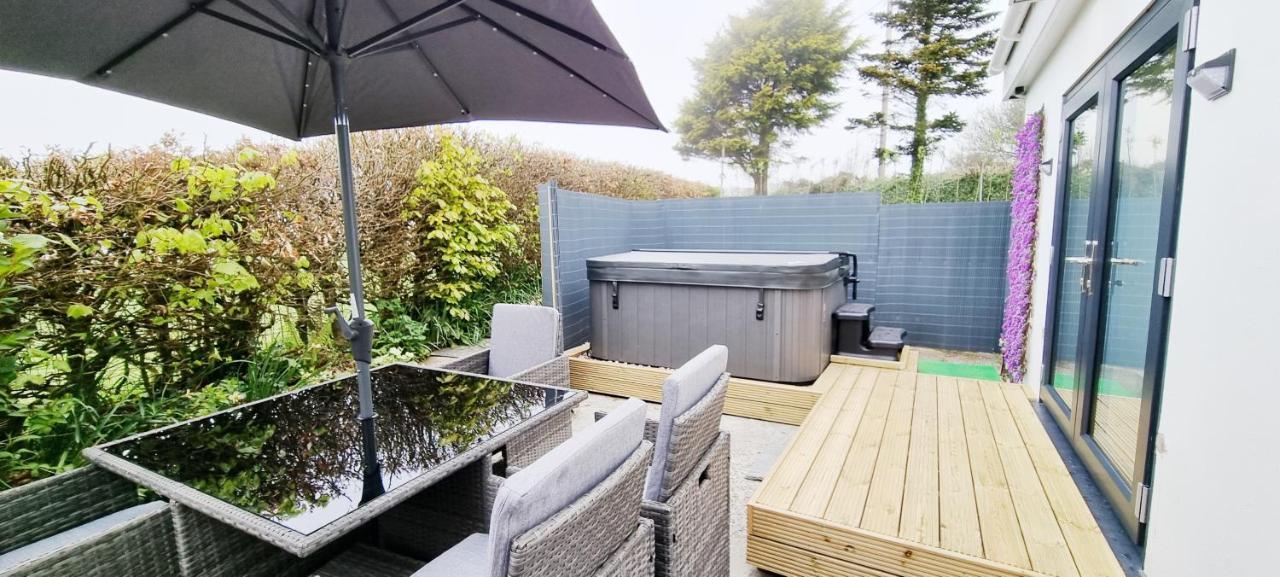 Marthys House With Hot Tub Looe Villa Bagian luar foto